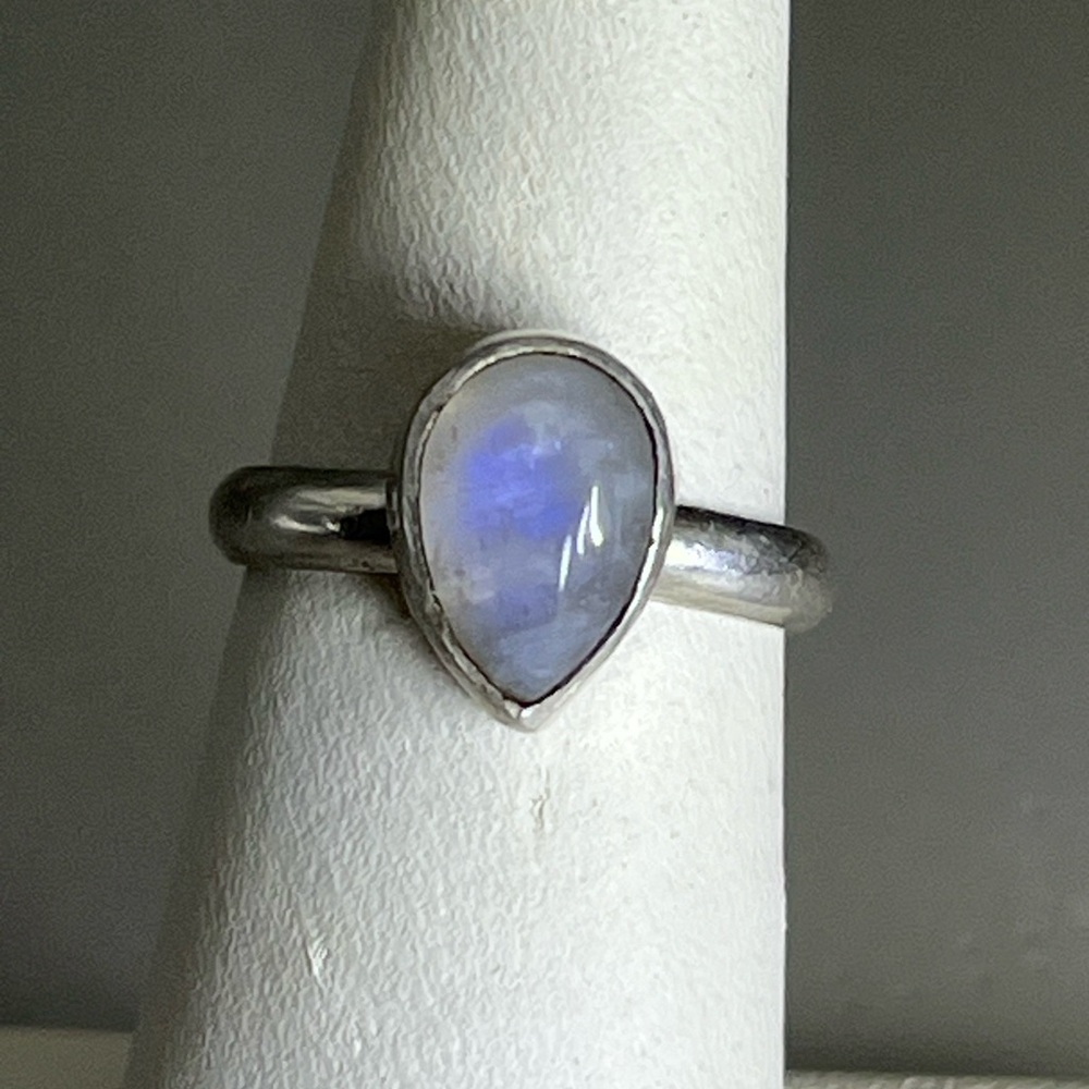 Elegant Sterling Silver Rainbow Moonstone Ring - Picture 2 of 5